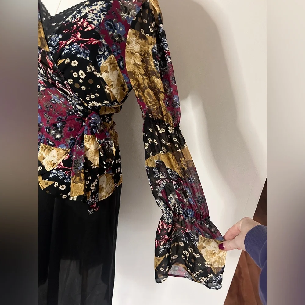 BCBGENERATION Sheer Patchwork Floral Bell Sleeve Wrap Top Whimsigoth Boho | Sz S - Picture 6 of 13